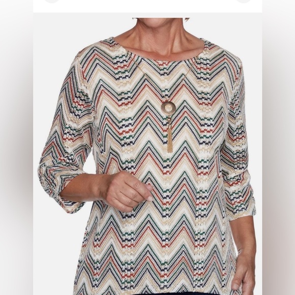 Alfred Dunner Gold White Lace Zigzag Blouse - EUC - Picture 1 of 4